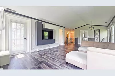 2012 Quaker Hollow Lane, Streamwood, IL 60107 - Photo 4