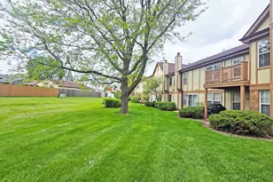 2012 Quaker Hollow Ln, Streamwood, IL 60107 - Photo 30