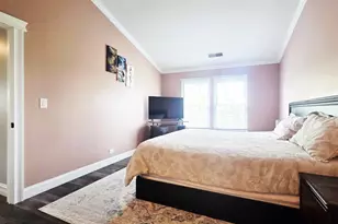 2012 Quaker Hollow Ln, Streamwood, IL 60107 - Photo 16