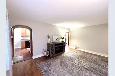 822 Douglas Street, Morris, IL 60450 - Photo 6