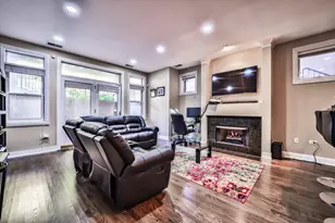 663 N Peoria St, Chicago, IL 60642 - Photo 2