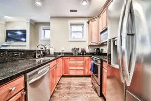 663 N Peoria St, Chicago, IL 60642 - Photo 8
