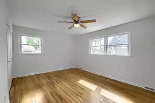 1305 E Ardyce Ln, Mount Prospect, IL 60056 - Photo 10