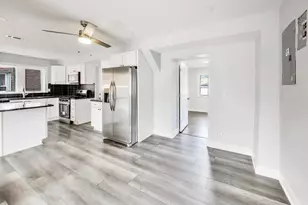 9138 S Carpenter St, Chicago, IL 60620 - Photo 4