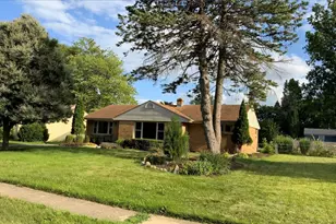 3929 Pinecrest Rd, Rockford, IL 61107 - Photo 2