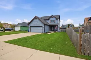 1122 Leo Singer Ln, Zion, IL 60099 - Photo 2