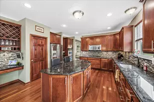 627 Mansfield Way, Oswego, IL 60543 - Photo 10