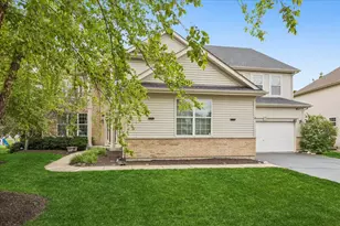 627 Mansfield Way, Oswego, IL 60543 - Photo 2