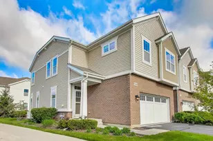 2366 N Moseley Ct, Palatine, IL 60074 - Photo 2