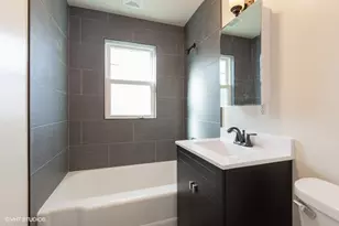 4260 W Nelson St, Chicago, IL 60641 - Photo 10
