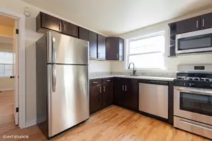 4260 W Nelson St, Chicago, IL 60641 - Photo 4