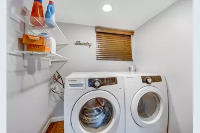 2920 N Gresham Avenue, Chicago, IL 60618 - Photo 30