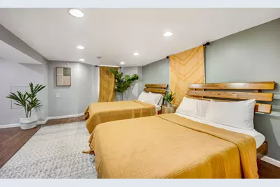 2920 N Gresham Avenue, Chicago, IL 60618 - Photo 32