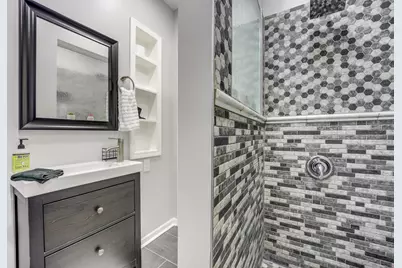 2920 N Gresham Avenue, Chicago, IL 60618 - Photo 10