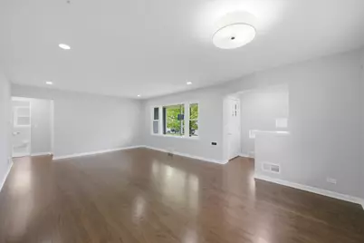 25 S Illinois Avenue, Villa Park, IL 60181 - Photo 4