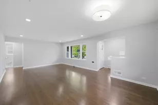 25 S Illinois Ave, Villa Park, IL 60181 - Photo 4