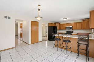 18110 S Sligo Way, Country Club Hills, IL 60478 - Photo 10