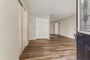 1429 Holly Hill Dr, Champaign, IL 61821 - Photo 4