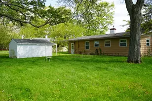 256 W Fleming St, Watseka, IL 60970 - Photo 2