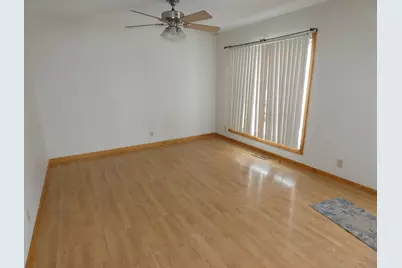 515 Freeman Avenue, Streamwood, IL 60107 - Photo 2
