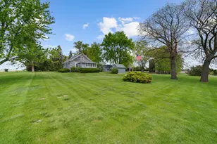 8162 S Perryville Rd, Cherry Valley, IL 61016 - Photo 2