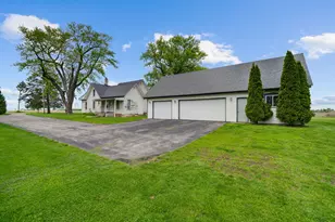 8162 S Perryville Rd, Cherry Valley, IL 61016 - Photo 26