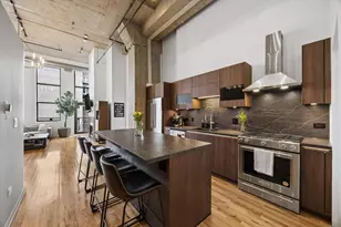758 N Larrabee St, Chicago, IL 60654 - Photo 4