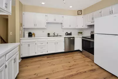300 Raleigh Court, Normal, IL 61761 - Photo 10