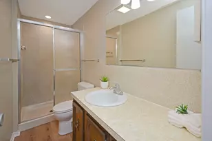 300 Raleigh Ct, Normal, IL 61761 - Photo 40
