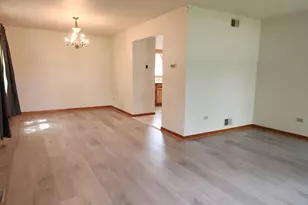 646 Meadow Ln, Winthrop Harbor, IL 60096 - Photo 10