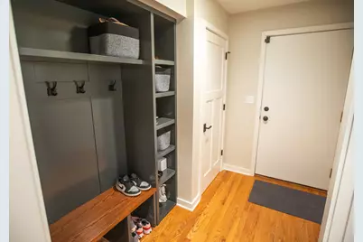 110 N Myrtle Avenue, Elmhurst, IL 60126 - Photo 10