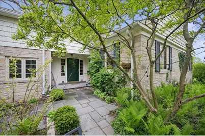 1372 Sunview Lane, Winnetka, IL 60093 - Photo 1