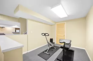 1044 Oakhill Dr, Aurora, IL 60502 - Photo 30