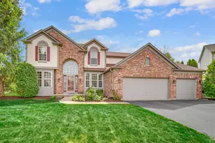 1044 Oakhill Dr, Aurora, IL 60502 - Photo 2