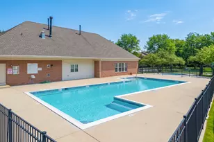 2845 Meadow Ln, Schaumburg, IL 60193 - Photo 18