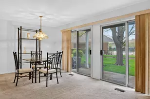 2845 Meadow Ln, Schaumburg, IL 60193 - Photo 6
