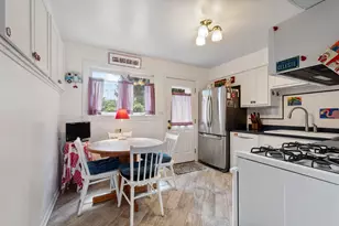 7511 N Bell Ave, Chicago, IL 60645 - Photo 2