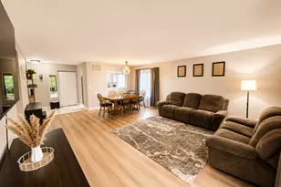 2474 Brunswick Cir, Woodridge, IL 60517 - Photo 6