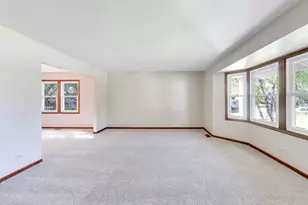 4122 Crimson Dr, Hoffman Estates, IL 60192 - Photo 4