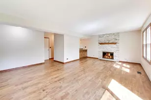 4122 Crimson Dr, Hoffman Estates, IL 60192 - Photo 12