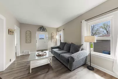 202 S Pick Avenue, Elmhurst, IL 60126 - Photo 4