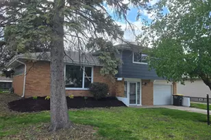 18314 Locust St, Lansing, IL 60438 - Photo 2