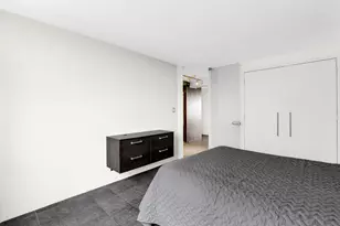 3950 N Lake Shore Dr, Chicago, IL 60613 - Photo 14