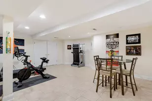 924 Naples Ln, Woodridge, IL 60517 - Photo 14