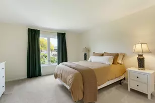 924 Naples Ln, Woodridge, IL 60517 - Photo 6