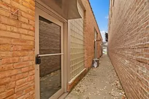 940 Pitner Ave, Evanston, IL 60202 - Photo 12