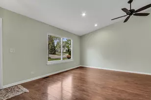 6292 Eagle Ridge Dr, Gurnee, IL 60031 - Photo 14