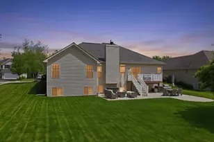2337 Dustin Dr, Sycamore, IL 60178 - Photo 2