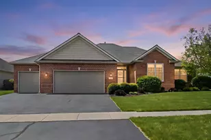 2337 Dustin Dr, Sycamore, IL 60178 - Photo 1