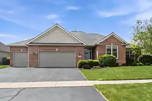 2337 Dustin Dr, Sycamore, IL 60178 - Photo 4